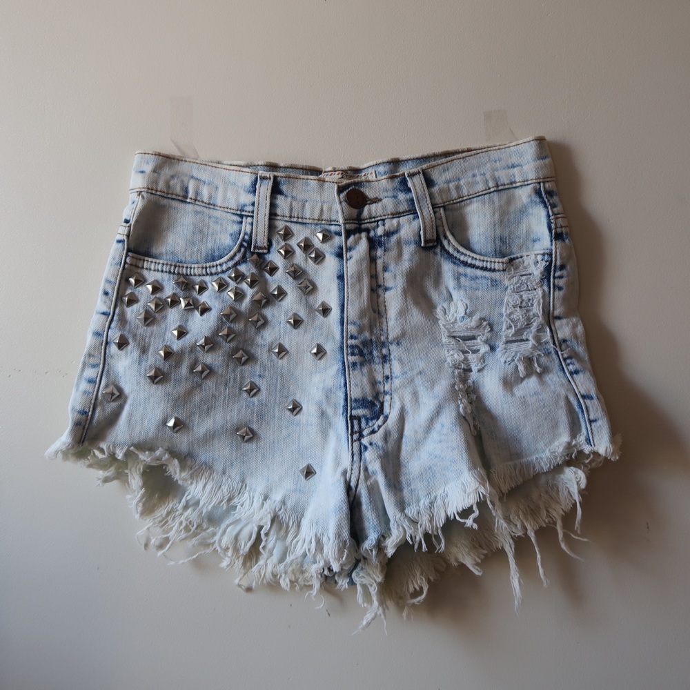 ACID WASH HIGH WAISTED DISTRESSED DENIM SHORTS